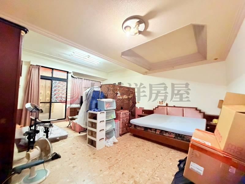 關連大地坪邊間四樓透天 照片4