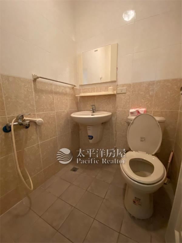 台灣大道旁邊間店套 照片6