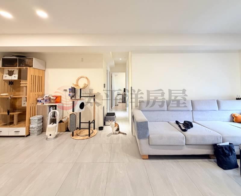 低於實登頂樓朝南裝潢三房平車 照片7