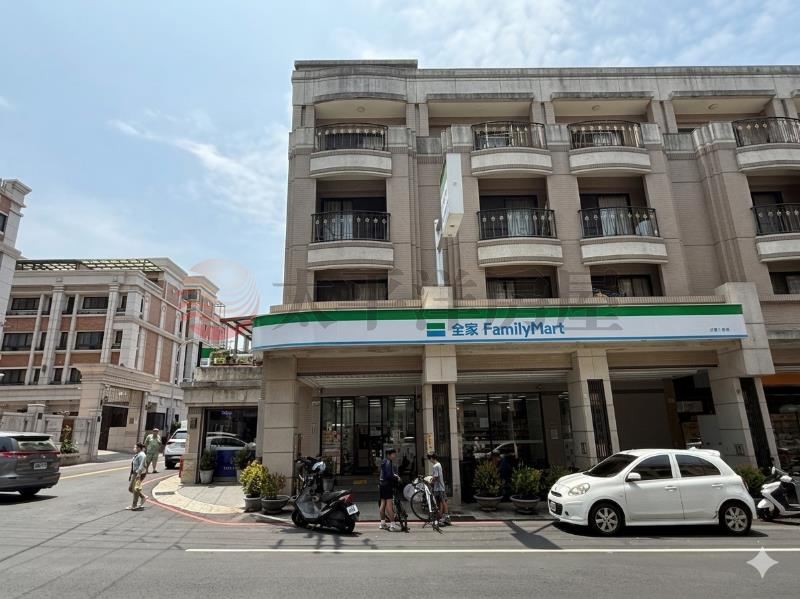 新光田全家金角店面 照片6