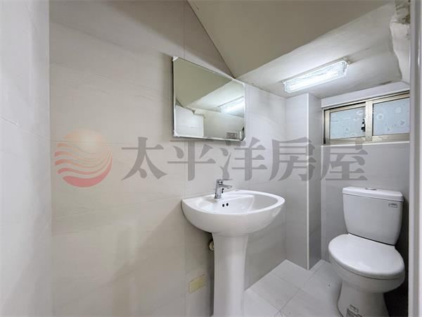 龍山國小旁樓店 照片4