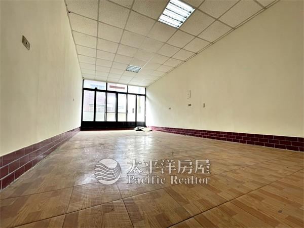 臨路4大房傳統國小旁美透天 照片3