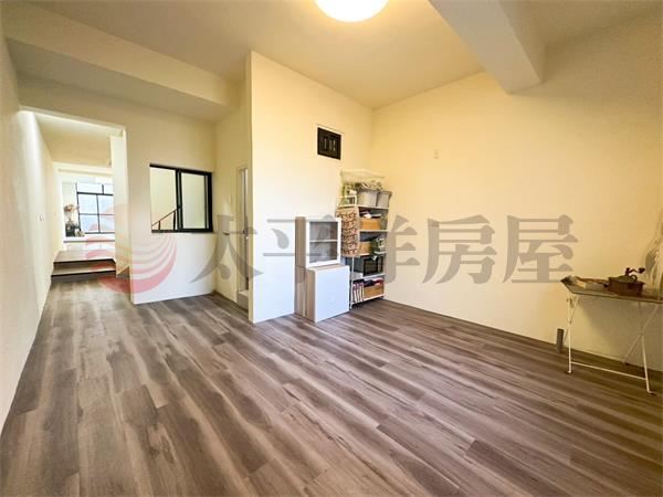 全新整理公所旁雙車位透天 照片15
