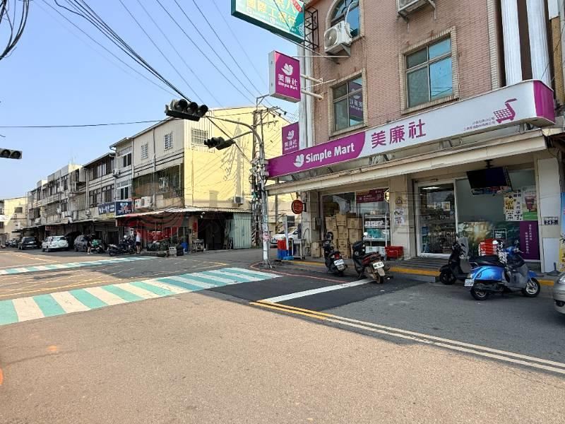 【公明國小學區角間電梯雙店面】 照片1