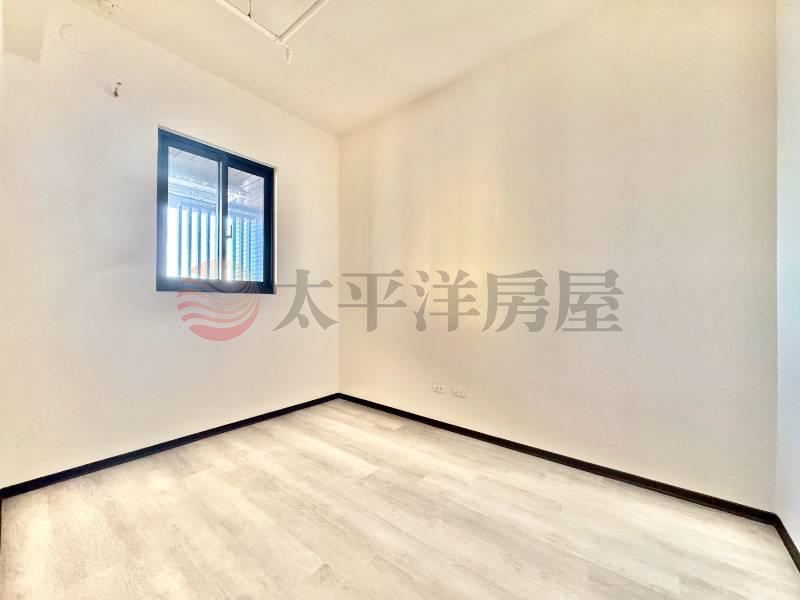 全新未住低總價視野2房+平車 照片5