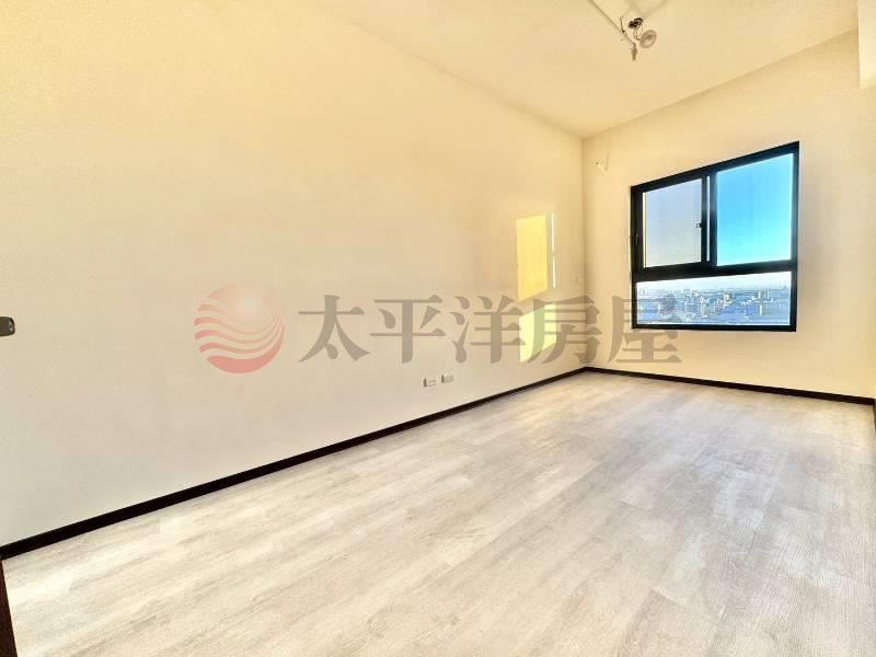 全新未住低總價視野2房+平車 照片6