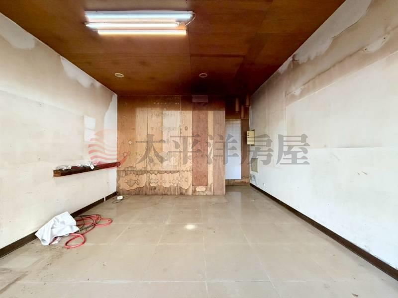 捷運x商圈x臨路傳統美墅 照片1