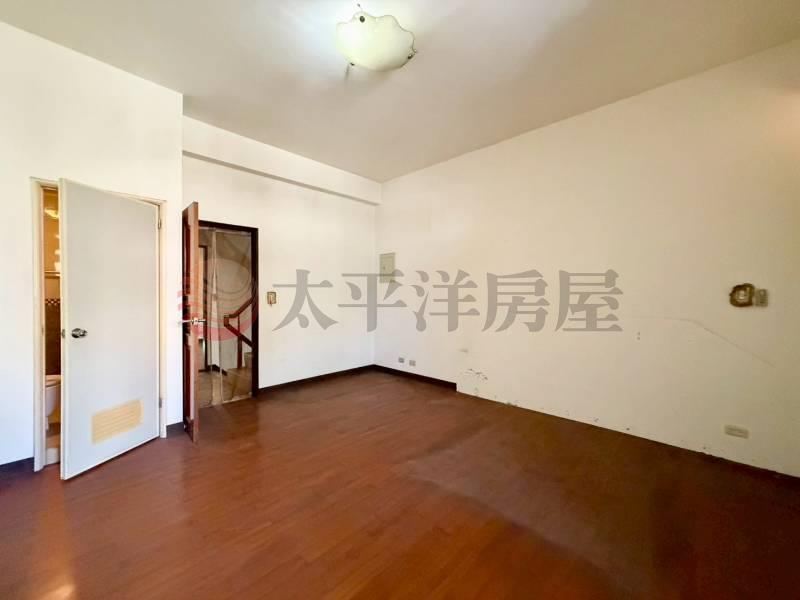 捷運x商圈x臨路傳統美墅 照片5