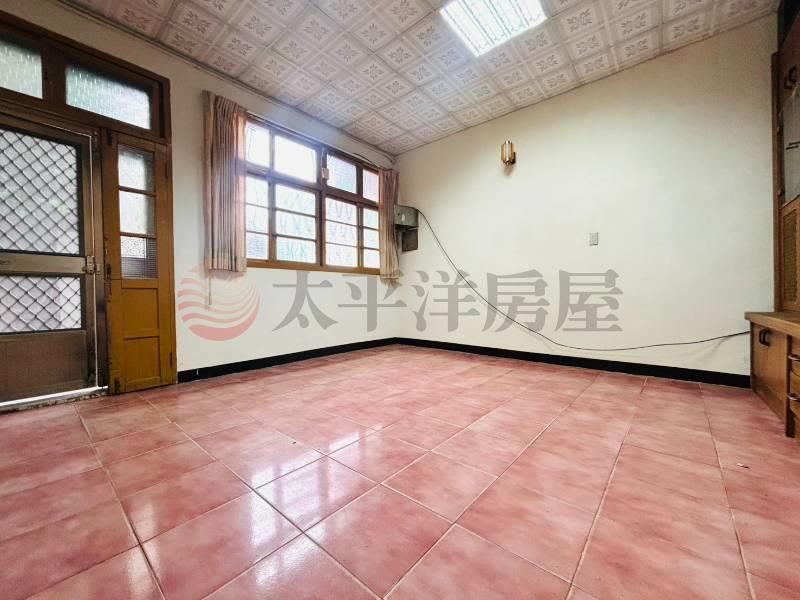 低總價清水市中心透天 照片2