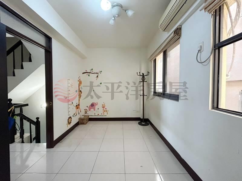 龍泉國小旁傳統四房美墅 照片8