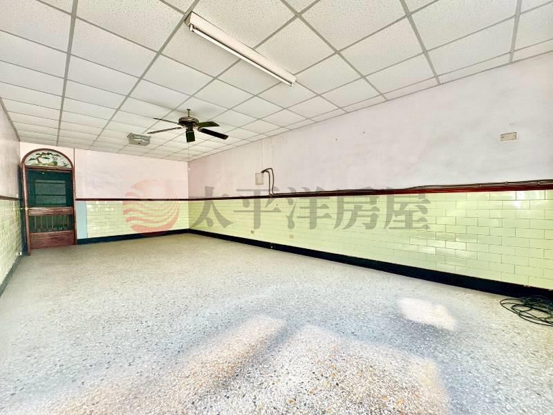 沙鹿家樂福巷內臨路透天 照片7