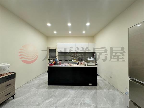 北勢國小學區臨路美透天 照片3