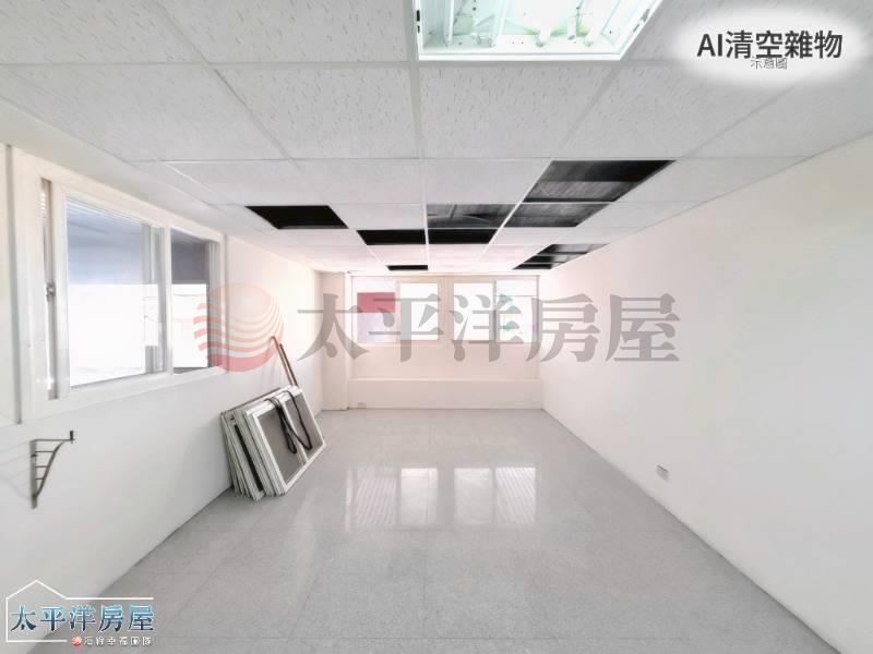 專●梧棲核心臨路朝南角間金店面 照片3