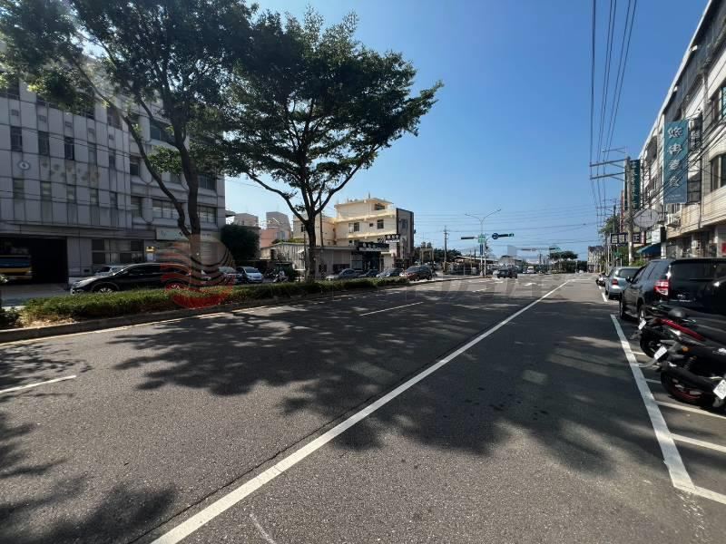 ㊣鎮南路店面文武皆宜 照片1