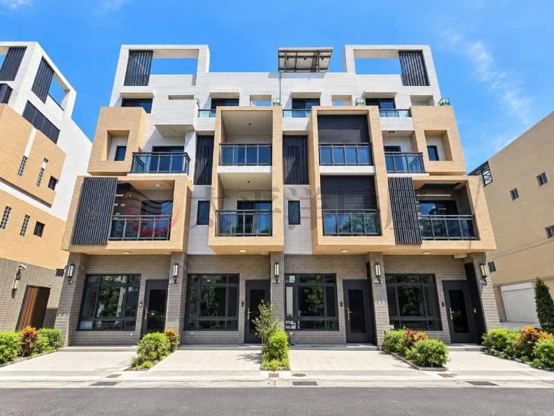 市心臨路朝南全新未住美墅 照片1