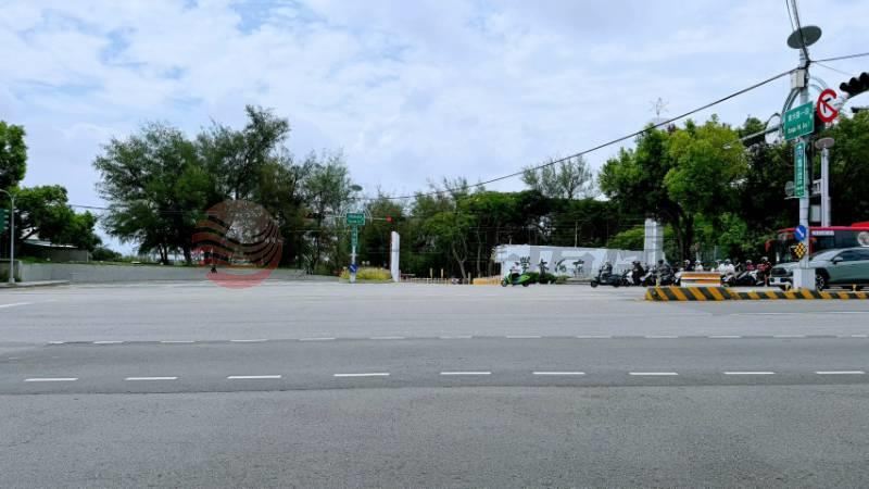 獨家東海商圈㊣台灣大道雙金店面套房 照片1