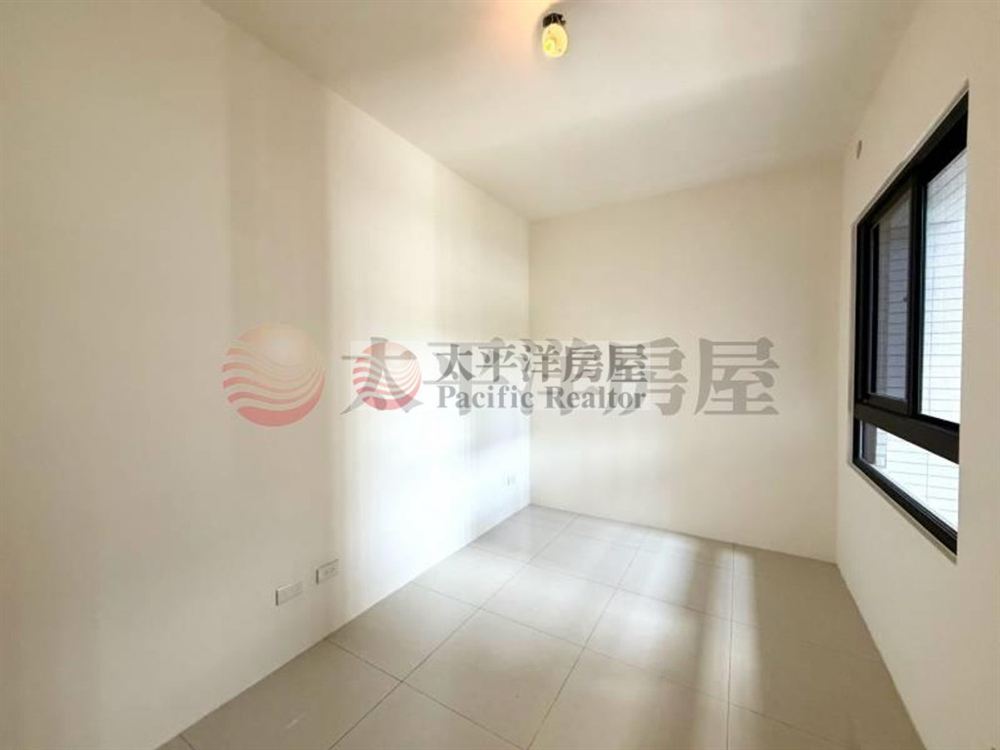 沙鹿市中心機能美2房平車 照片12