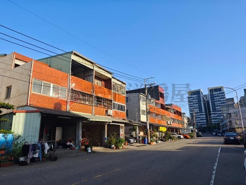 近向上路正15米傳統透天 照片1