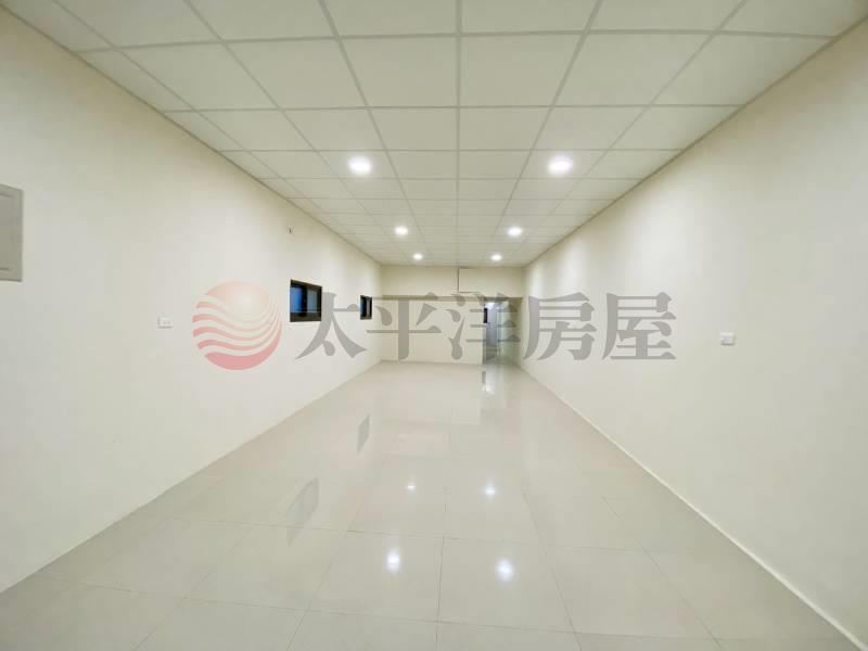 高美路大地坪三車臨路透天 照片12