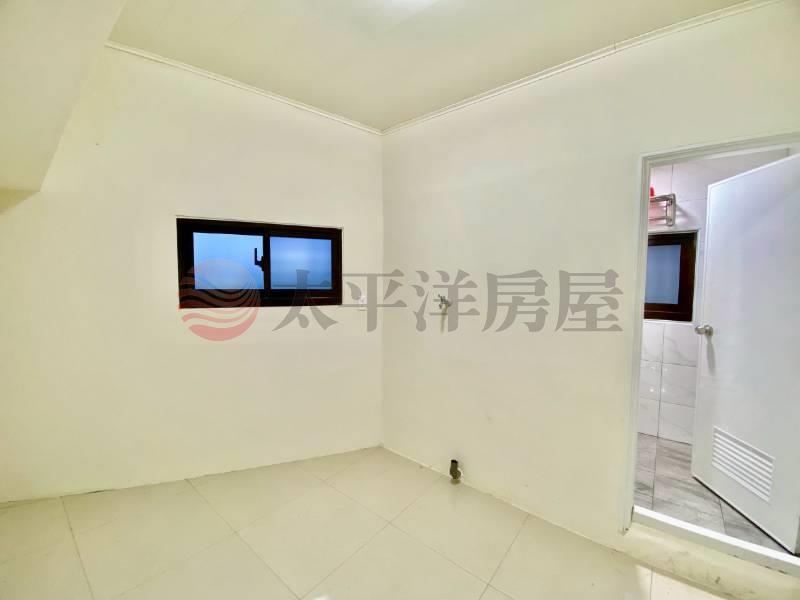 高美路大地坪三車臨路透天 照片14
