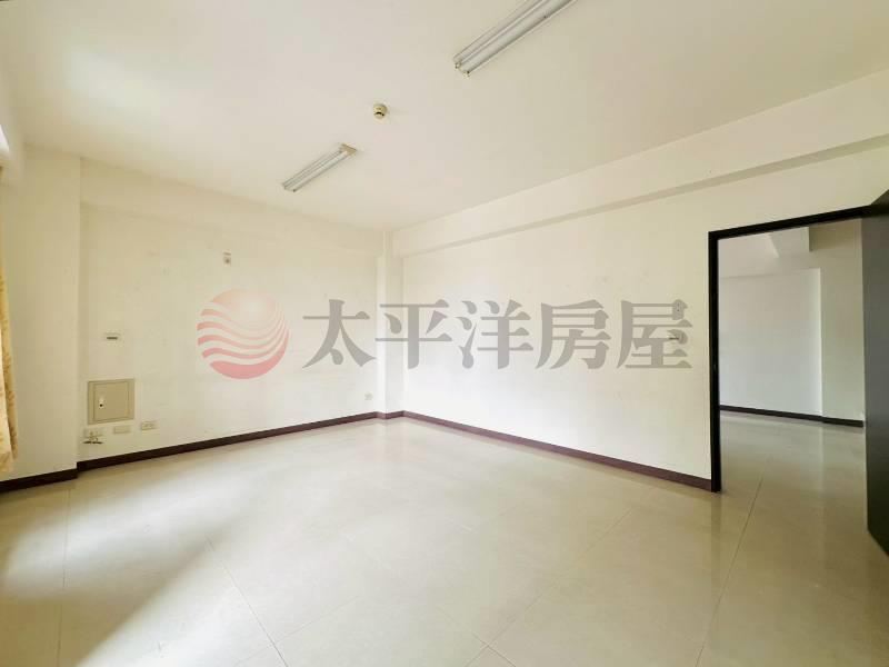 五權夜市七米六面寬金店住 照片6