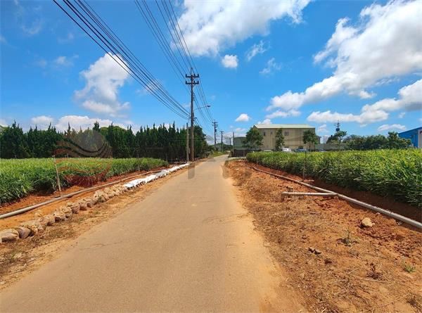 機場旁臨路方正農地 照片1