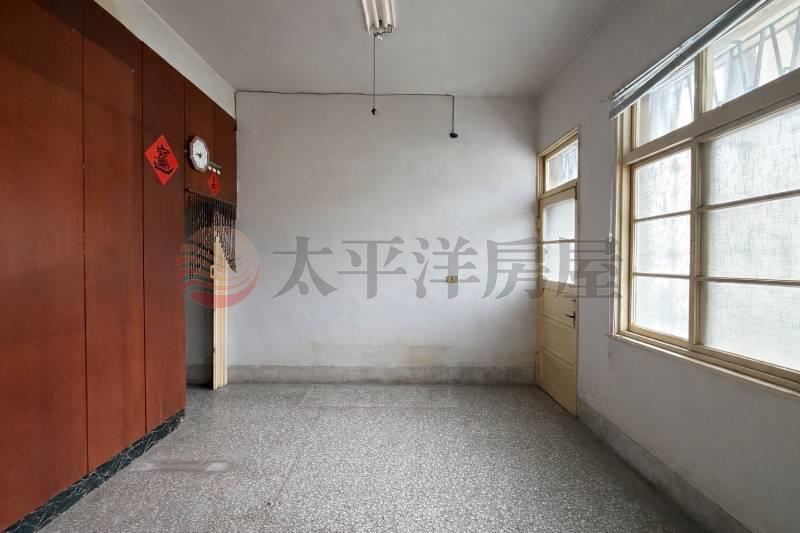 秒殺家樂福大地坪透天 照片14