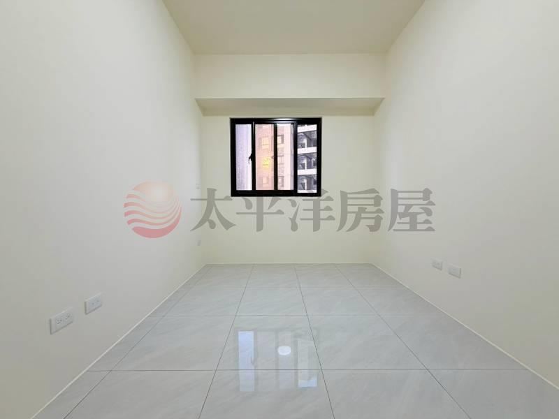 【台灣大道旁全新兩房雙平車】 照片6