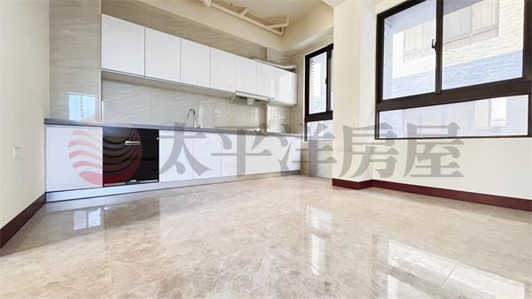 全新7米6大面寬朝南電梯別墅 照片5
