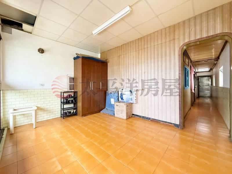 稀有釋出清水市中心大面寬店住 照片5