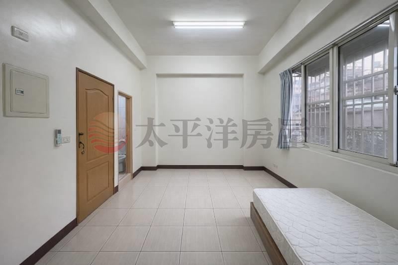 靜宜近麥當勞星巴克收租店套 照片4