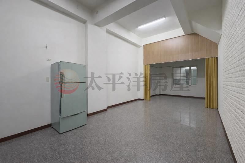靜宜近麥當勞星巴克收租店套 照片5