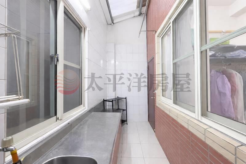 靜宜近麥當勞星巴克收租店套 照片7