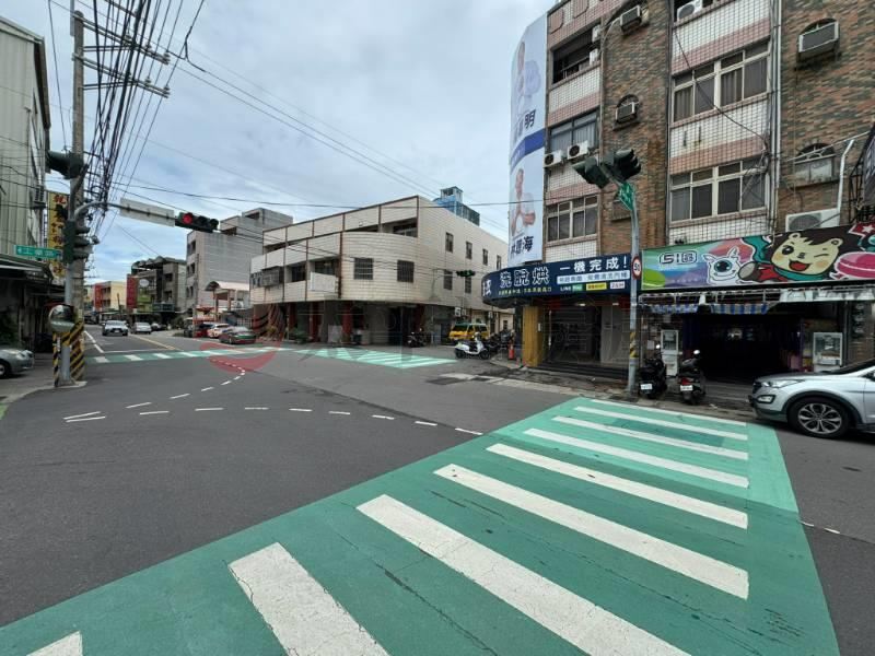 中央路黃金角店面 照片2