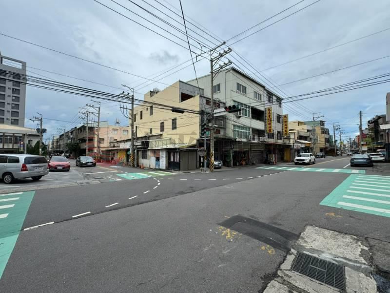 中央路黃金角店面 照片3