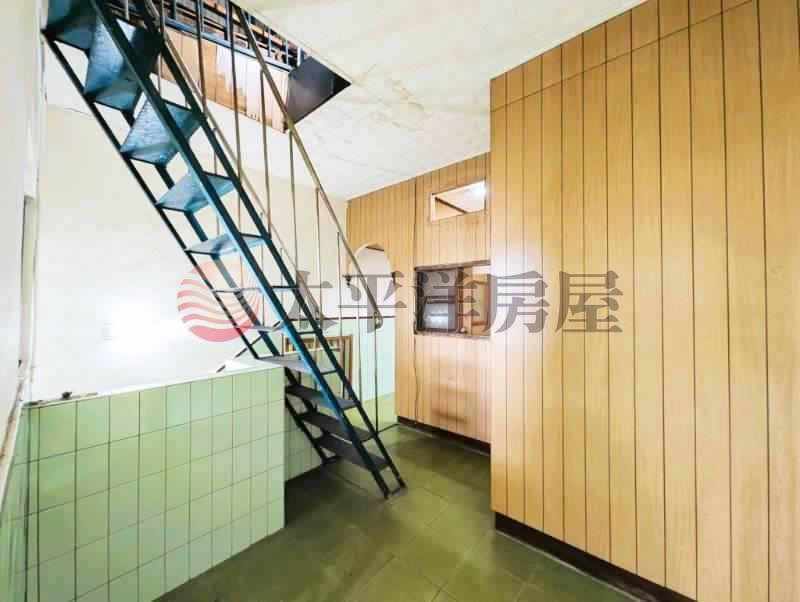 近文光國小傳統五房透天 照片11