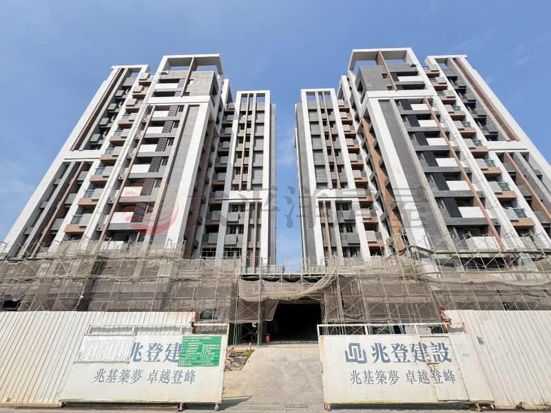 沙鹿兆登櫻三房平車 照片1